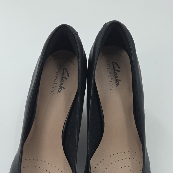 Classic Black Women's Pumps - Picture 14 of 16